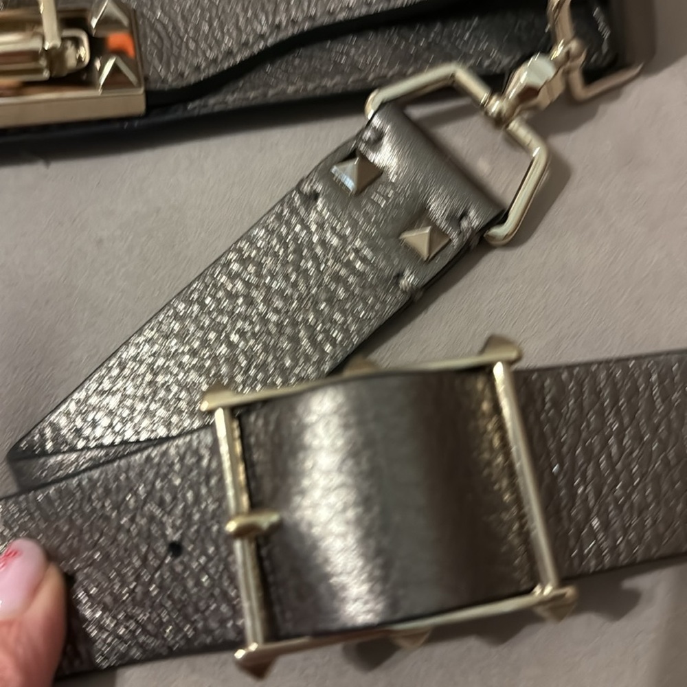 Authentic Valentino Garavani Rockstud Crossbody Hobo Metallic Leather Medium sz - Picture 11 of 16